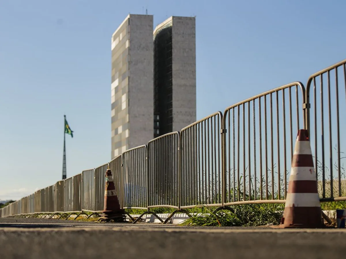 PMDF faz bloqueios em ruas para apuração de votos e festa da vitória