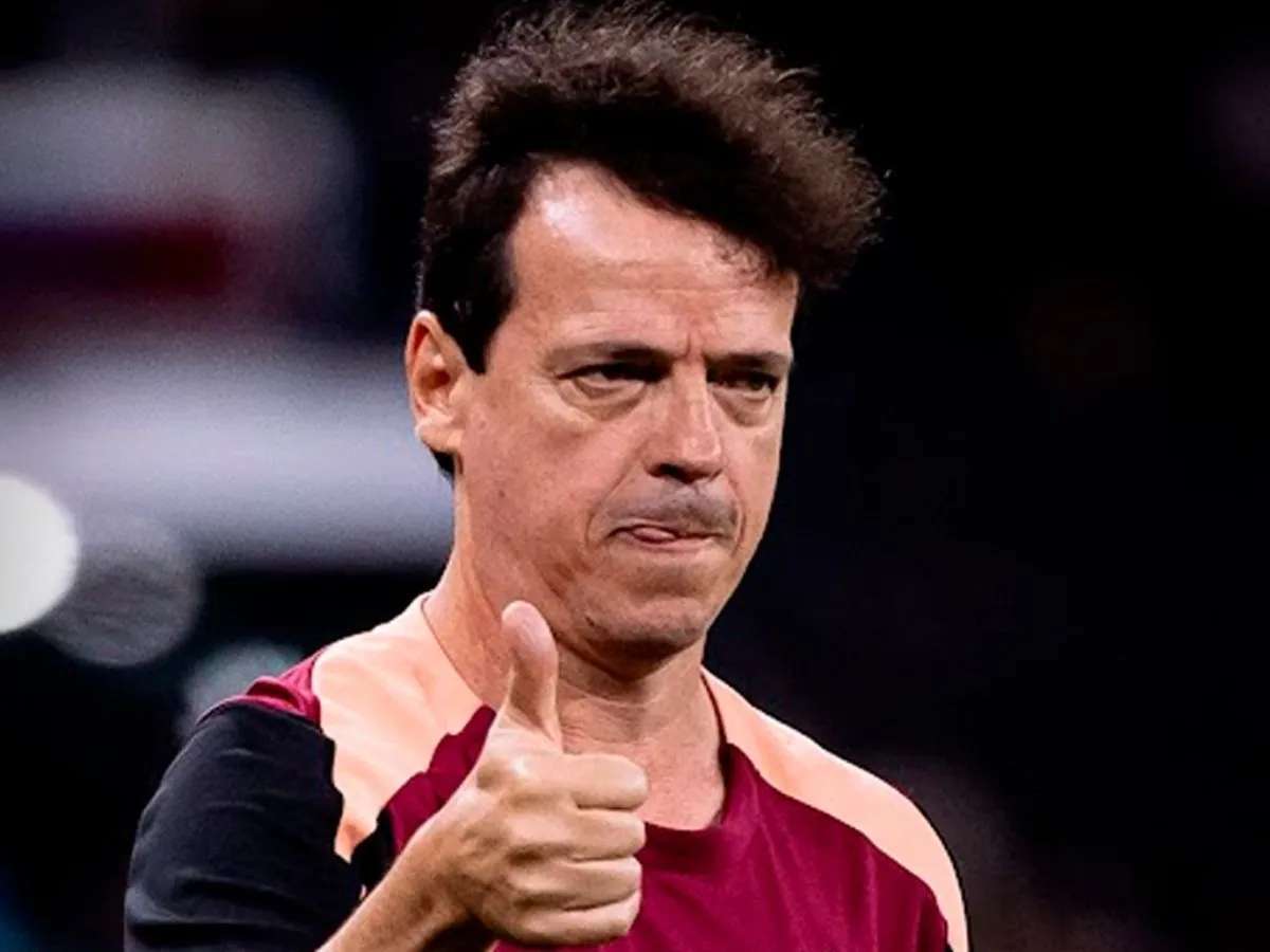 Fernando Diniz não é mais técnico do Corinthians