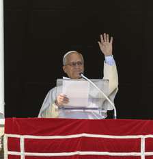 Papa saúda fiéis durante Angelus dominical, no Vaticano Foto: ANSA / Ansa - Brasil