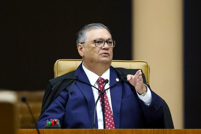 Dino manda PF investigar se houve interferência e financiamento estrangeiro nas eleições