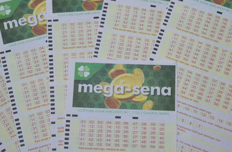 Mega-Sena acumula, e prêmio chega a R$ 300 milhões; veja números