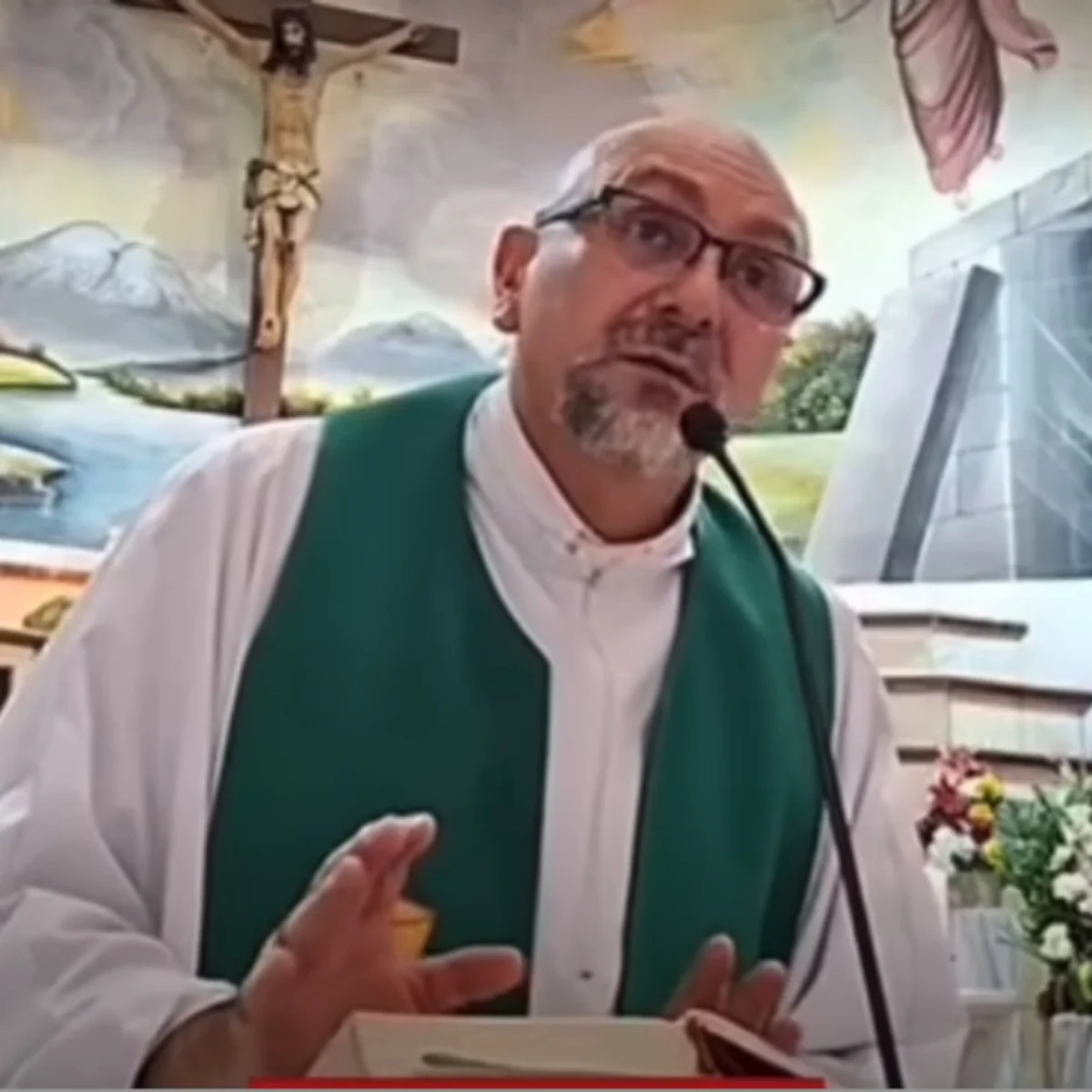 Padre refletiu antes de cruz cair sobre ele no Equador: "Todos morreremos"