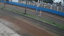 Idoso é resgatado por bombeiros após ficar perdido em área de mata em Santa Luzia, na Grande BH