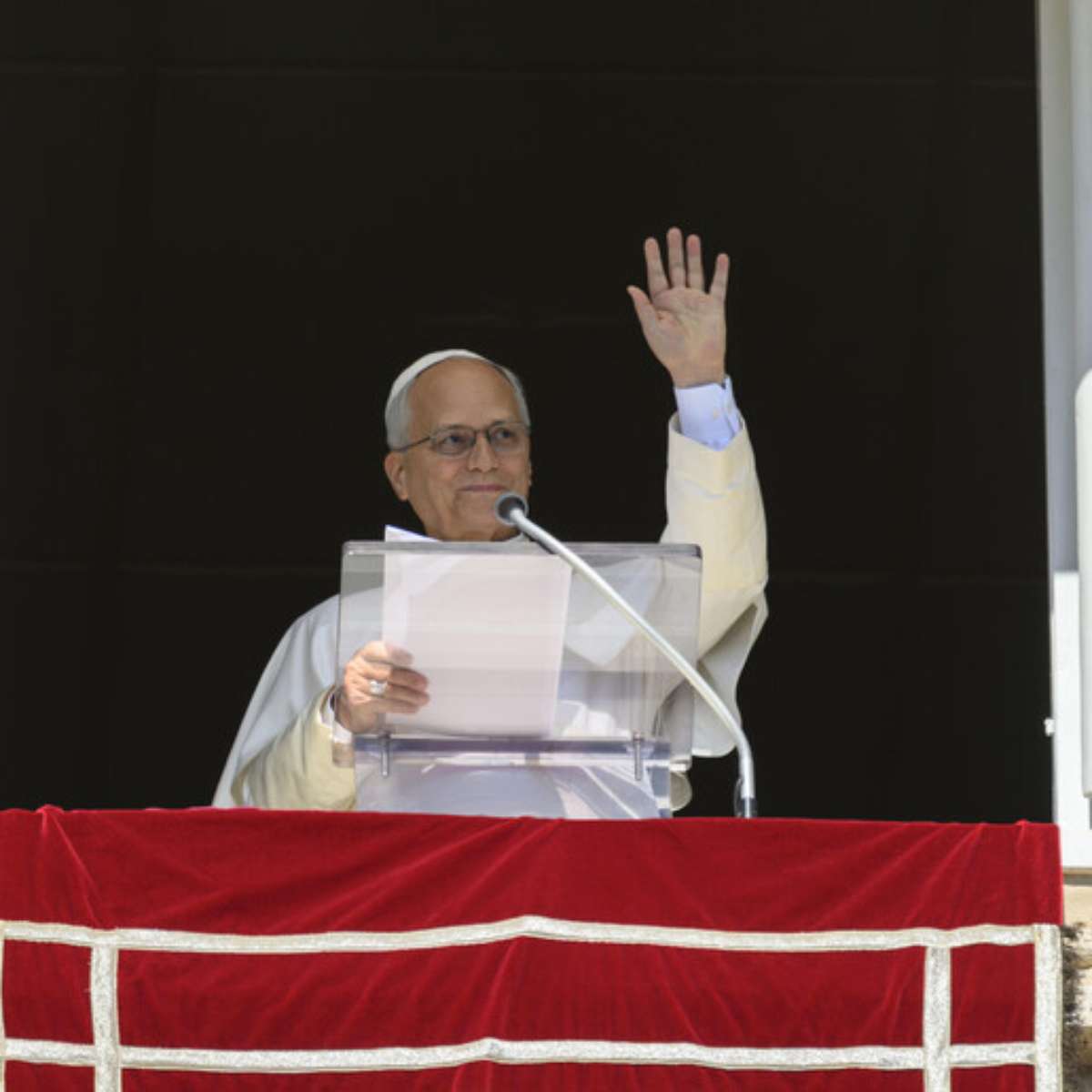 Papa deve ser internado na terça para retirar nódulo do pulmão, diz Vaticano