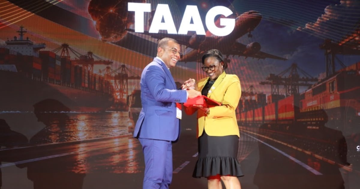 TAAG é reconhecida com o Prêmio Companhia Aérea de Passageiros no Angola Hub Transportes e Logística Summit