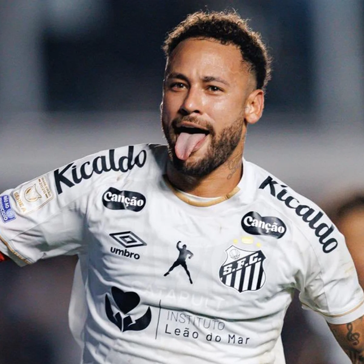 Neymar desfalca Santos contra Atlético-MG por causa de campo sintético