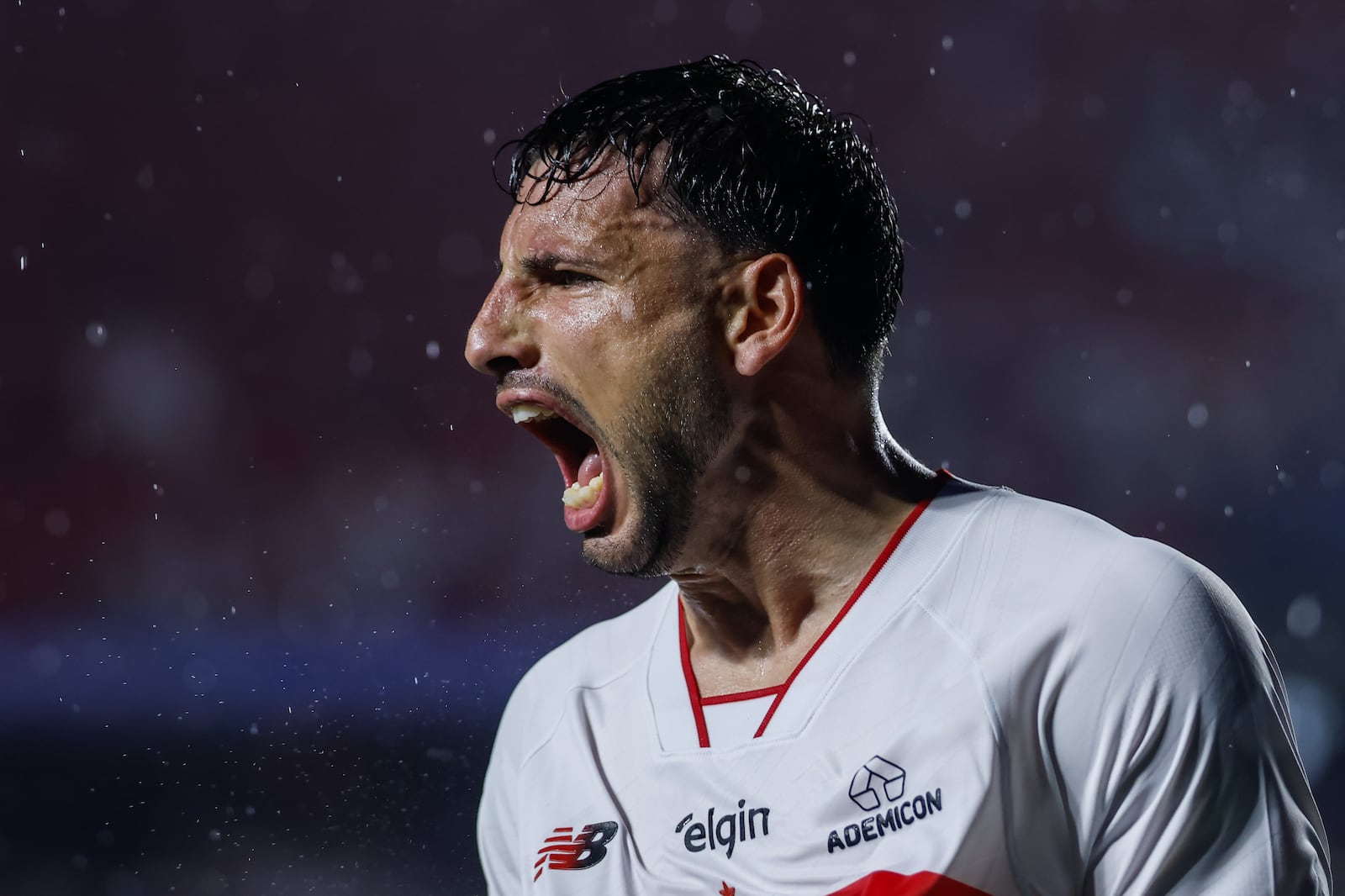Calleri marcou duas vezes na vitória do São Paulo sobre o Vitória MARCELLO ZAMBRANA/AGIF - AGÊNCIA DE FOTOGRAFIA/ESTADÃO CONTEÚDO - 11.10.2026