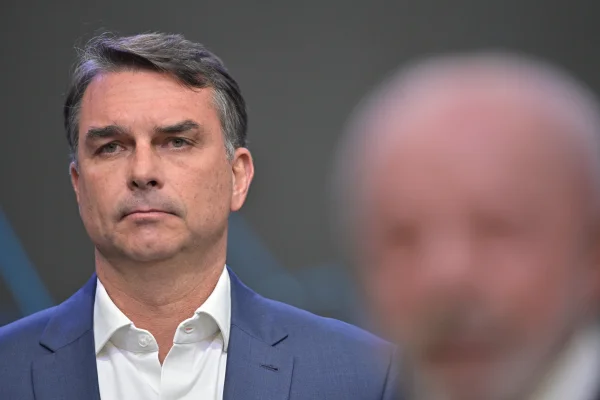Lula x Flávio: Globo divulga regras para debate com medida “anti-deboche” - destaque galeria