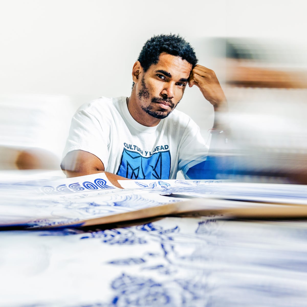 'Gastei cinco anos com criminosos': artista cubano dissidente abraça nova vida nos EUA após libertação da prisão