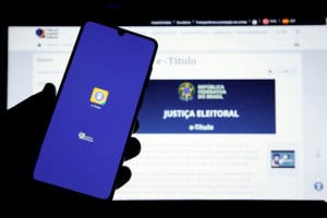Quatro apps da Justiça Eleitoral ajudam antes e depois do voto