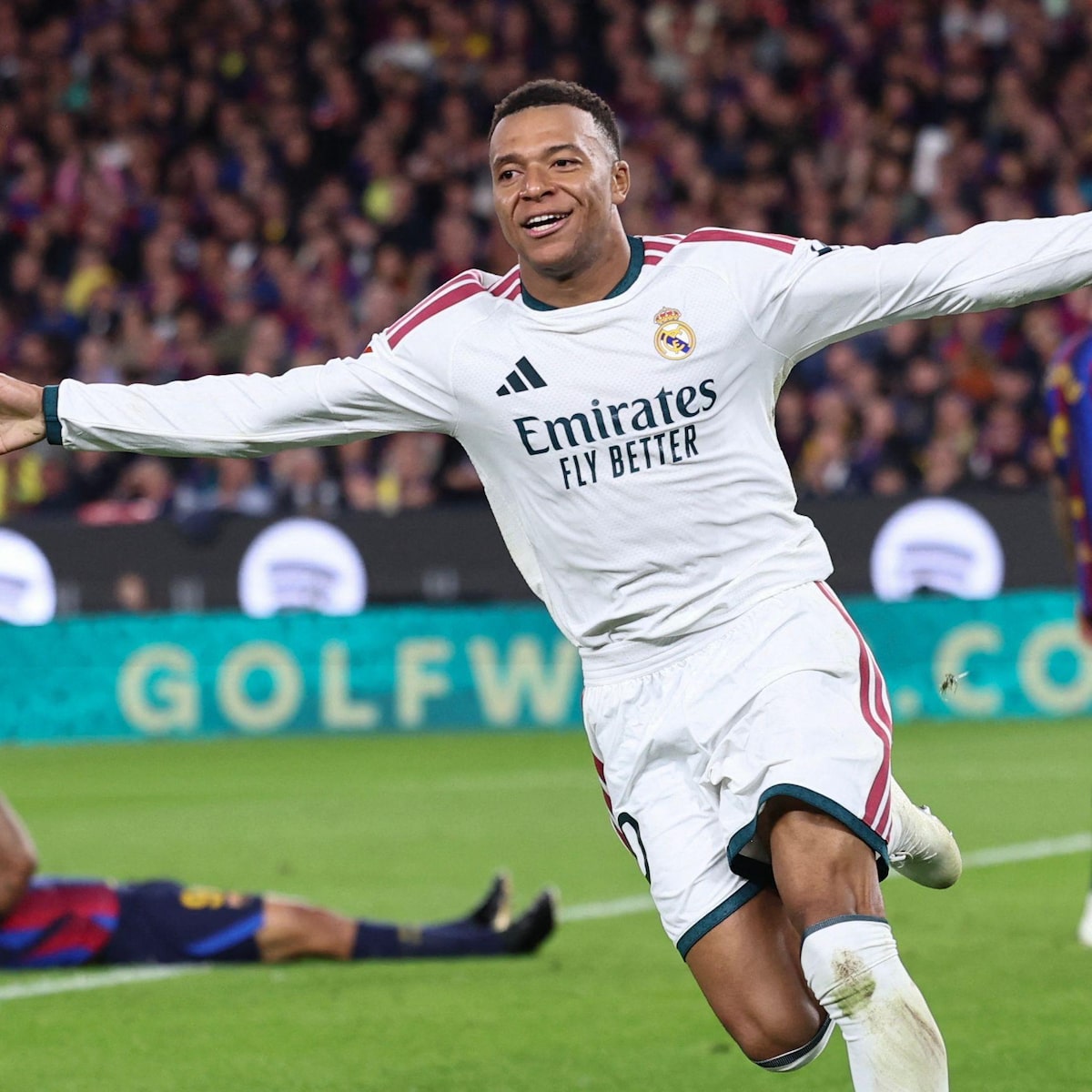 Mbappé chega ao 100º gol pelo Real Madrid e decreta vitória sobre Barcelona no Camp Nou