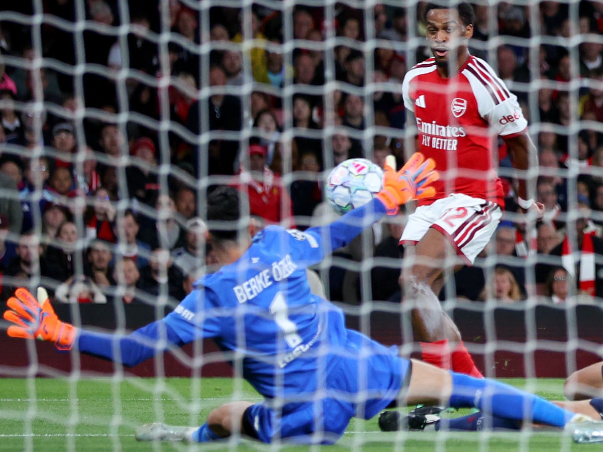 O toque de classe de Timber e o supersub Saka garantem a vitória do Arsenal contra o Lille
